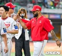 아빌라 데뷔전 승리